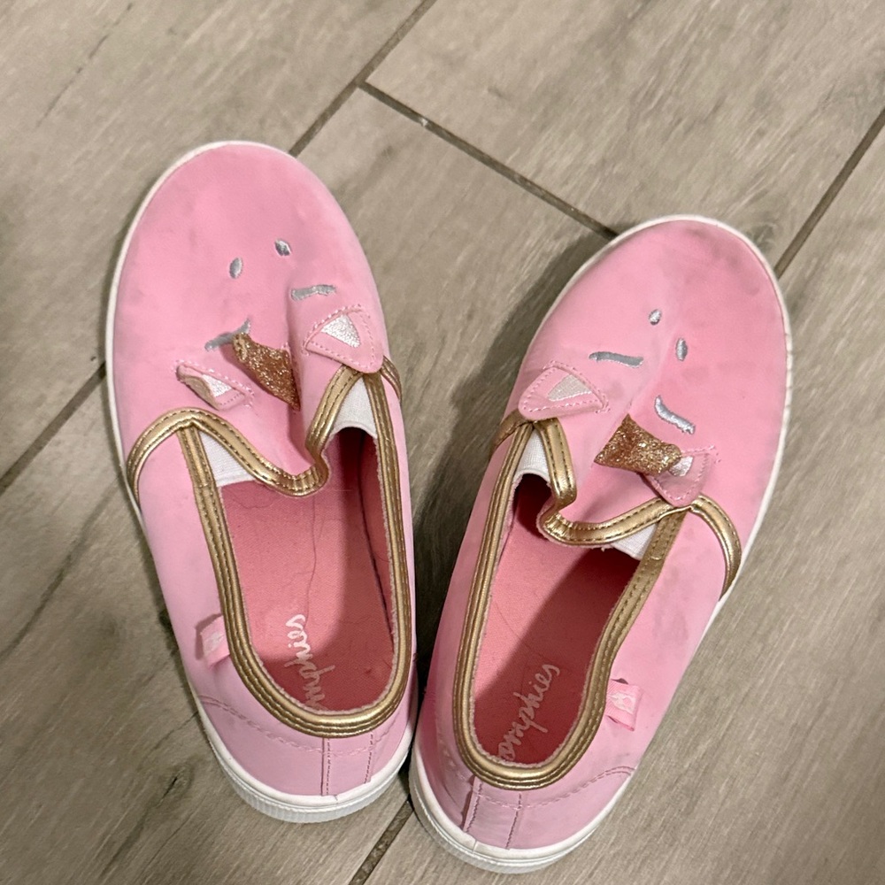 Oomphies Pink Kids Shoes with Gold Accents